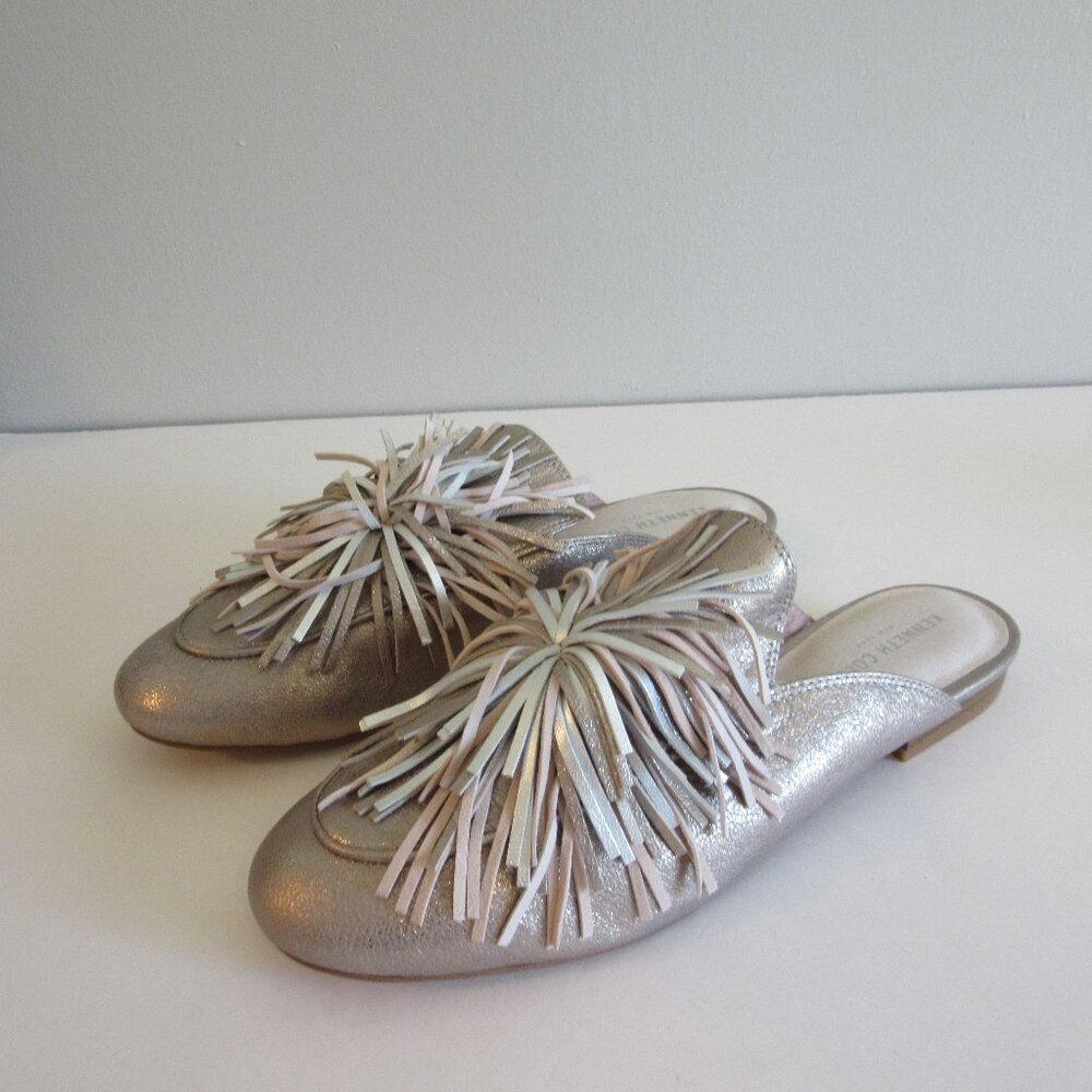 KENNETH COLE Wallice Firework Leather Platinum Fringe Size 10M Flat Slides